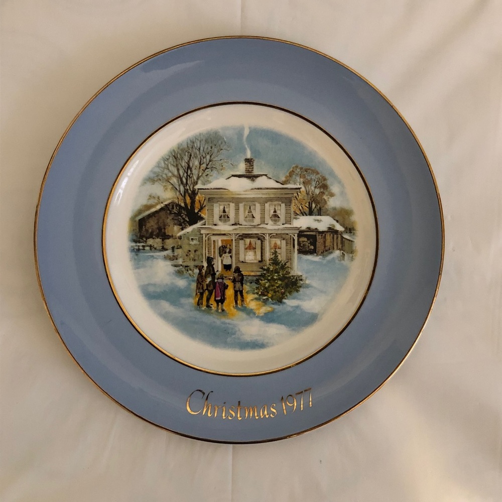 “Carollers in the Snow” Christmas Plate 1977
